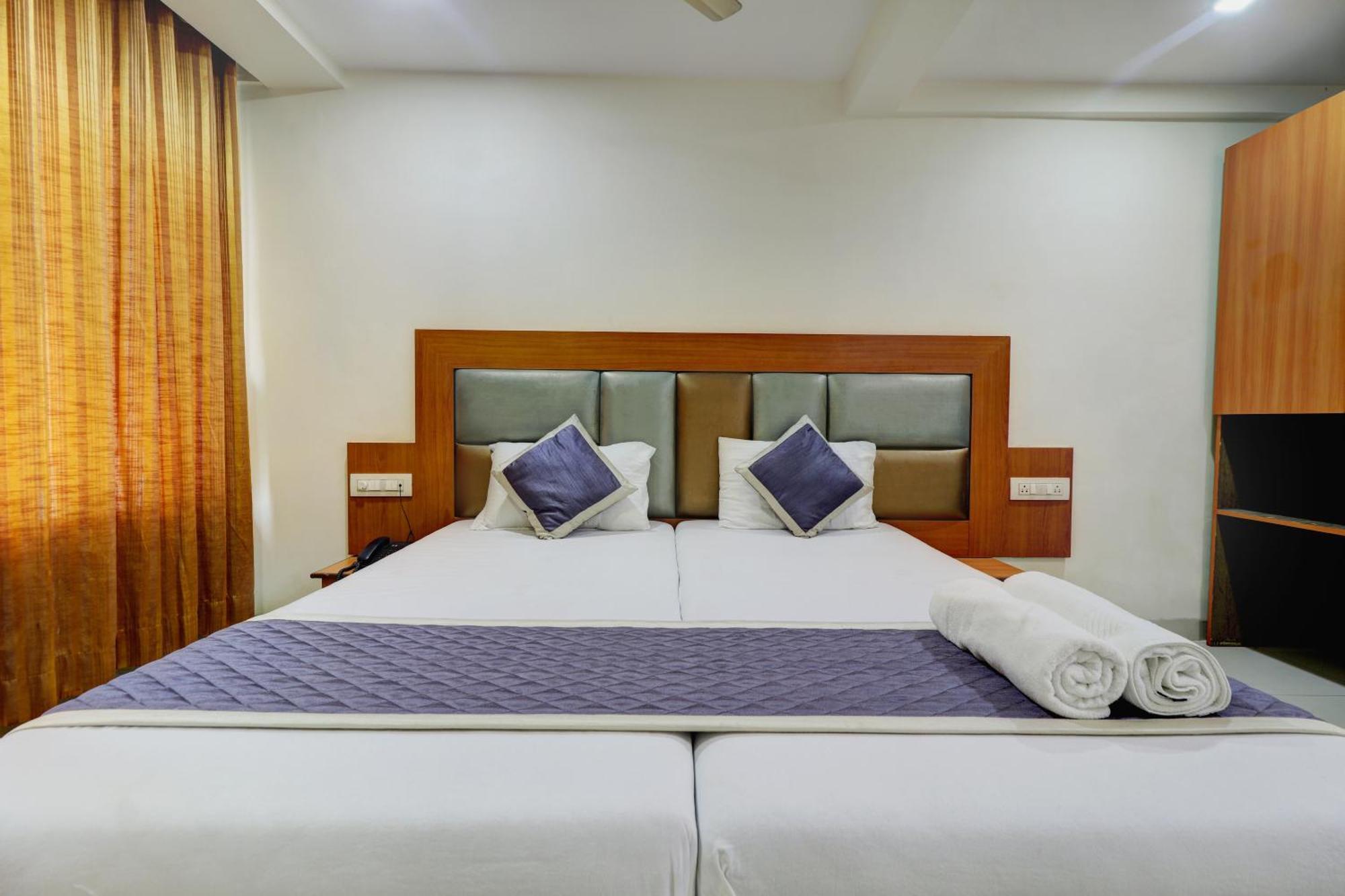 Hotel New Sarovar Grand Panvel Dış mekan fotoğraf