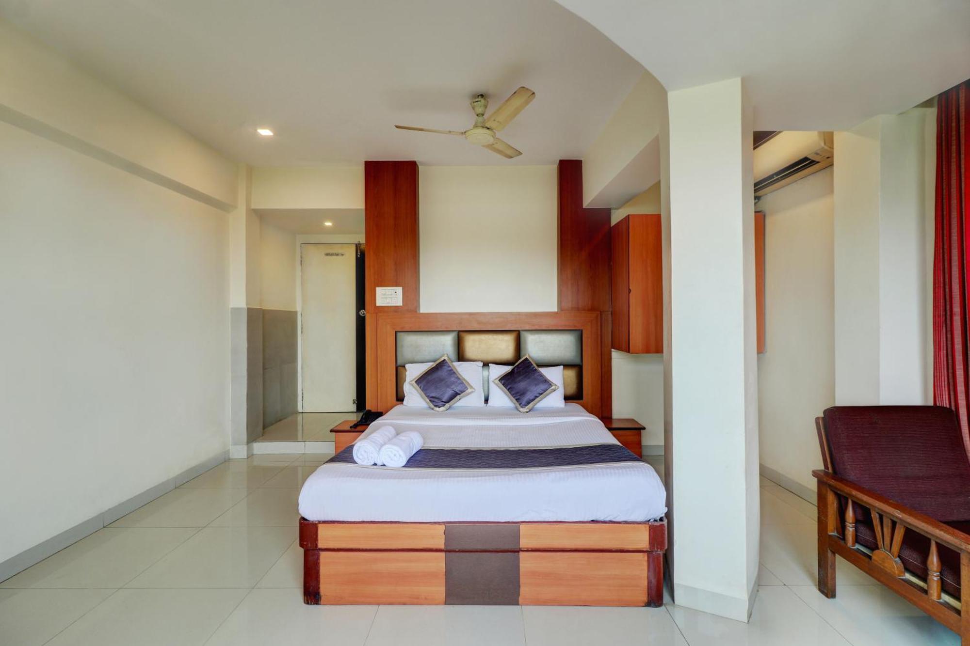 Hotel New Sarovar Grand Panvel Dış mekan fotoğraf