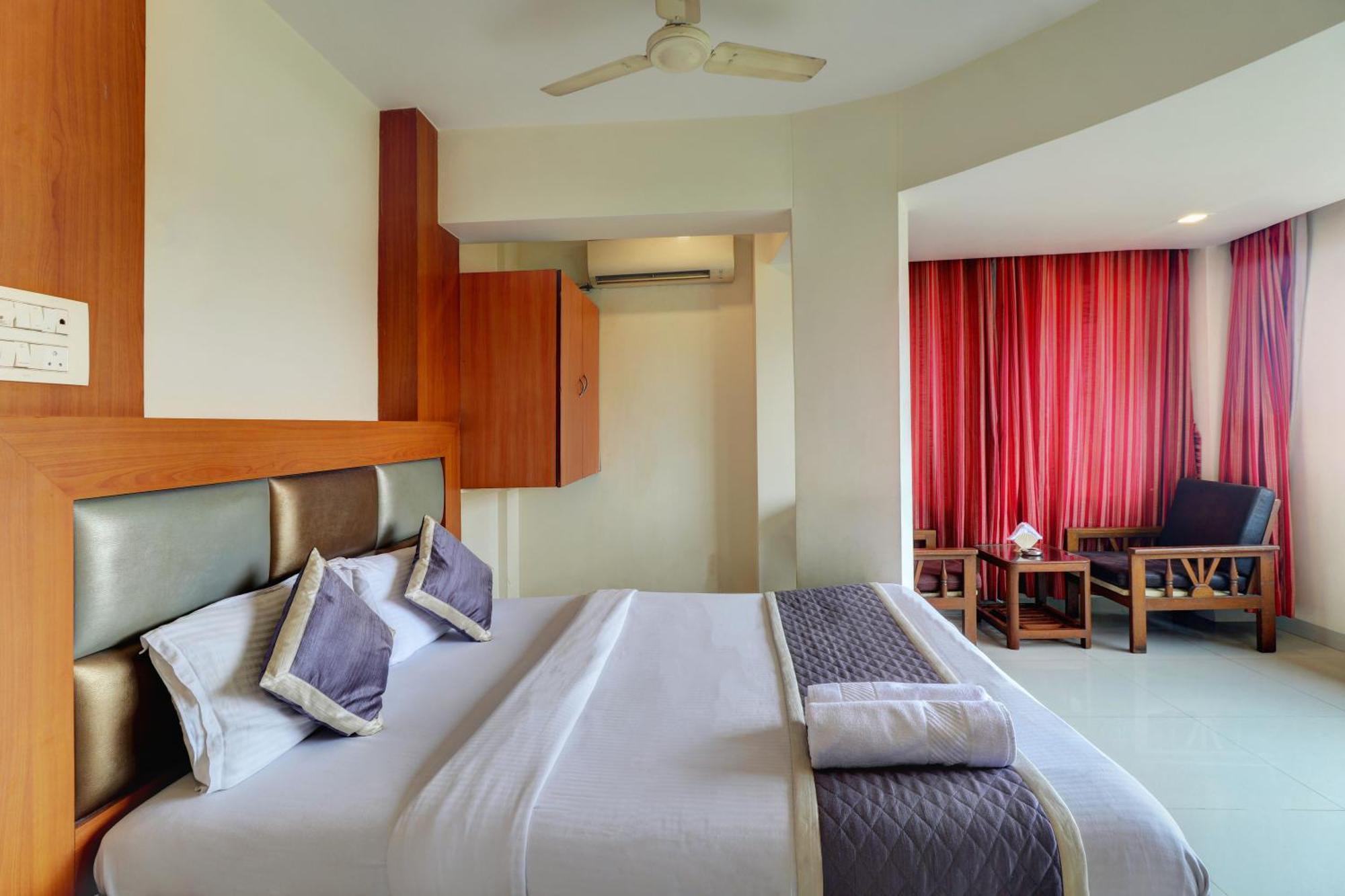 Hotel New Sarovar Grand Panvel Dış mekan fotoğraf